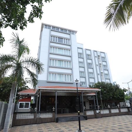 Minas Manor Hotell Tiruchirappalli Exteriör bild