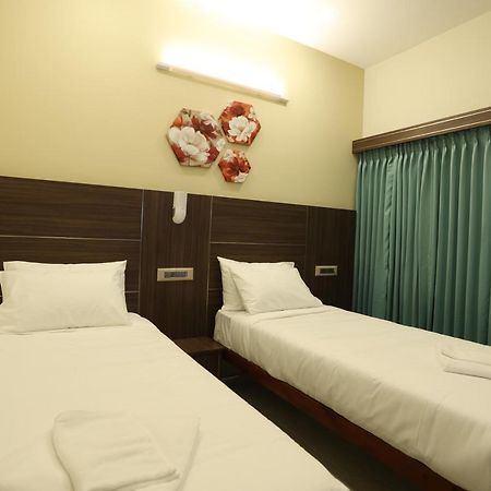 Minas Manor Hotell Tiruchirappalli Exteriör bild