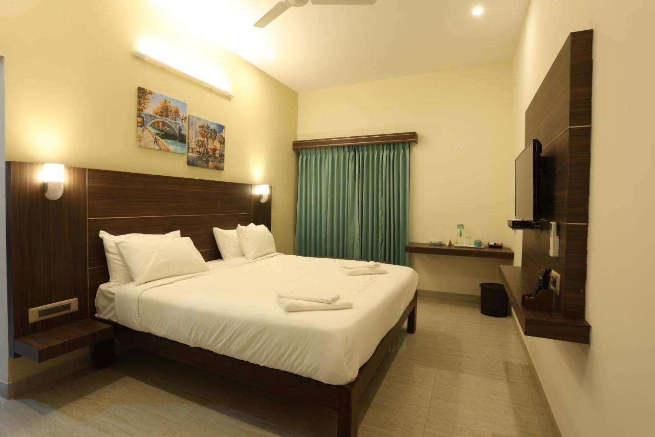 Minas Manor Hotell Tiruchirappalli Exteriör bild