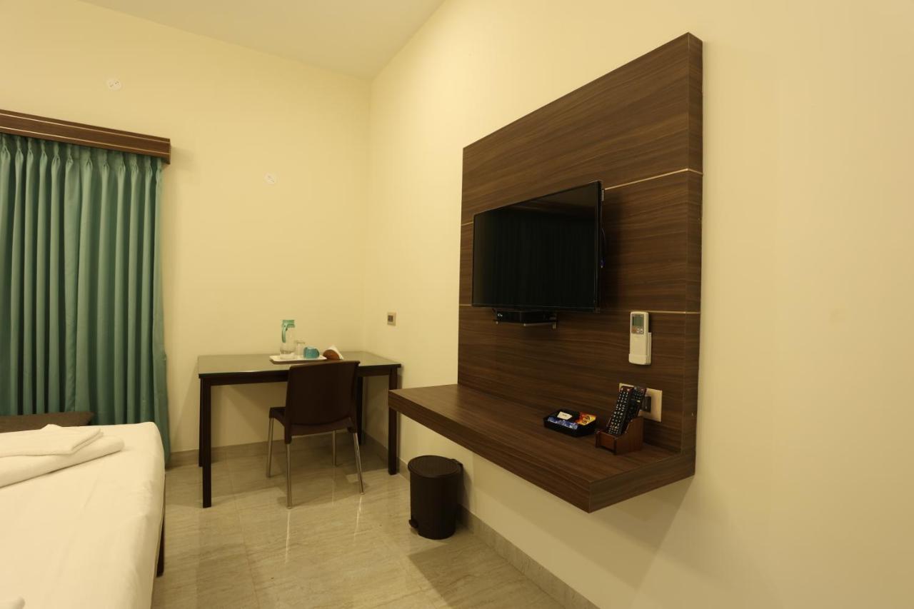 Minas Manor Hotell Tiruchirappalli Exteriör bild