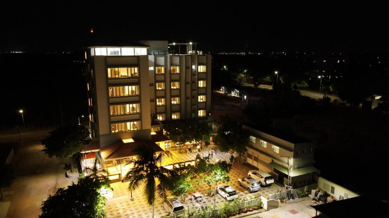 Minas Manor Hotell Tiruchirappalli Exteriör bild