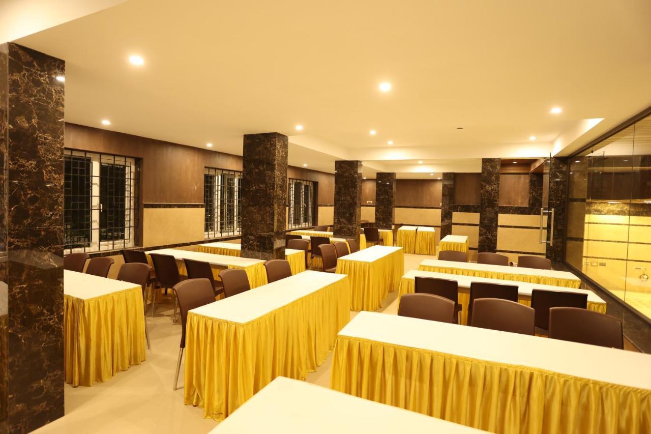 Minas Manor Hotell Tiruchirappalli Exteriör bild