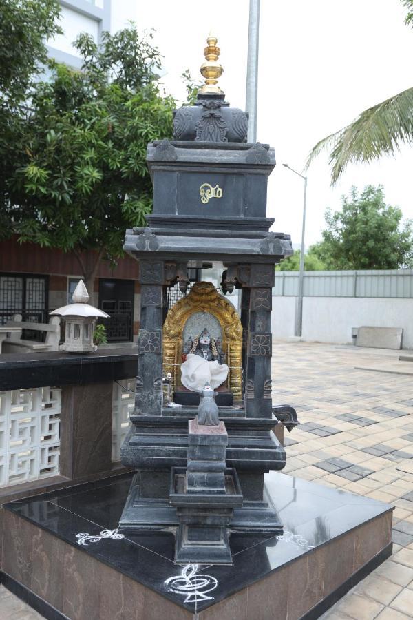 Minas Manor Hotell Tiruchirappalli Exteriör bild