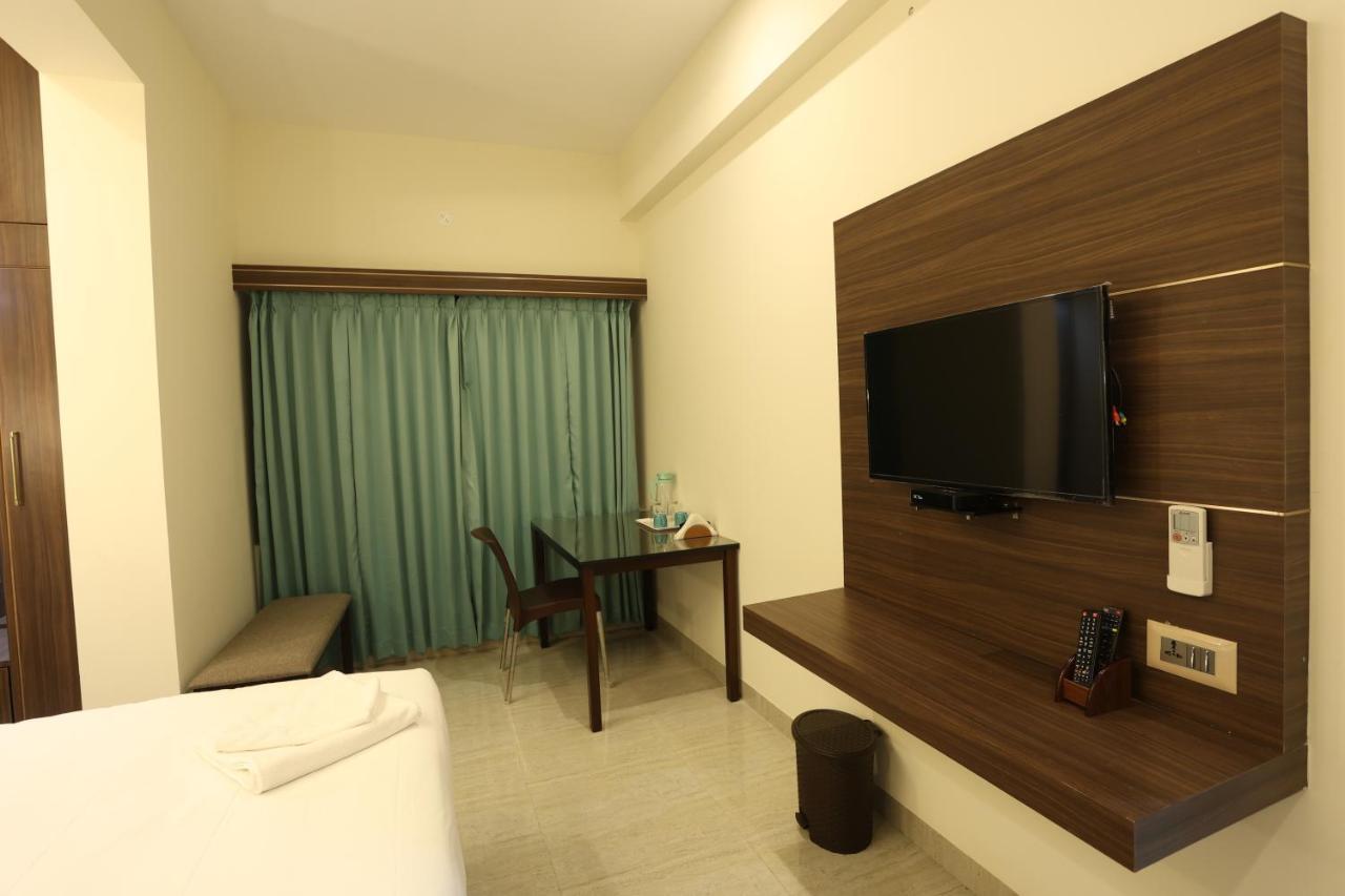 Minas Manor Hotell Tiruchirappalli Exteriör bild