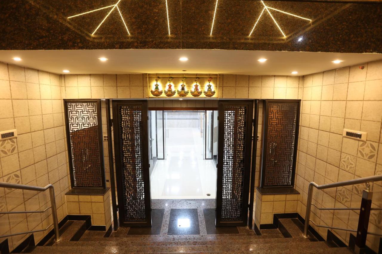 Minas Manor Hotell Tiruchirappalli Exteriör bild